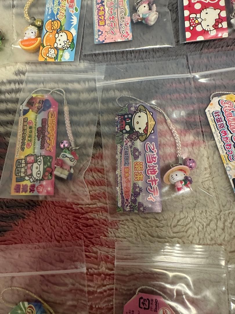 公*o様 ご当地キティ ハローキティ ストラップ28個セット W20