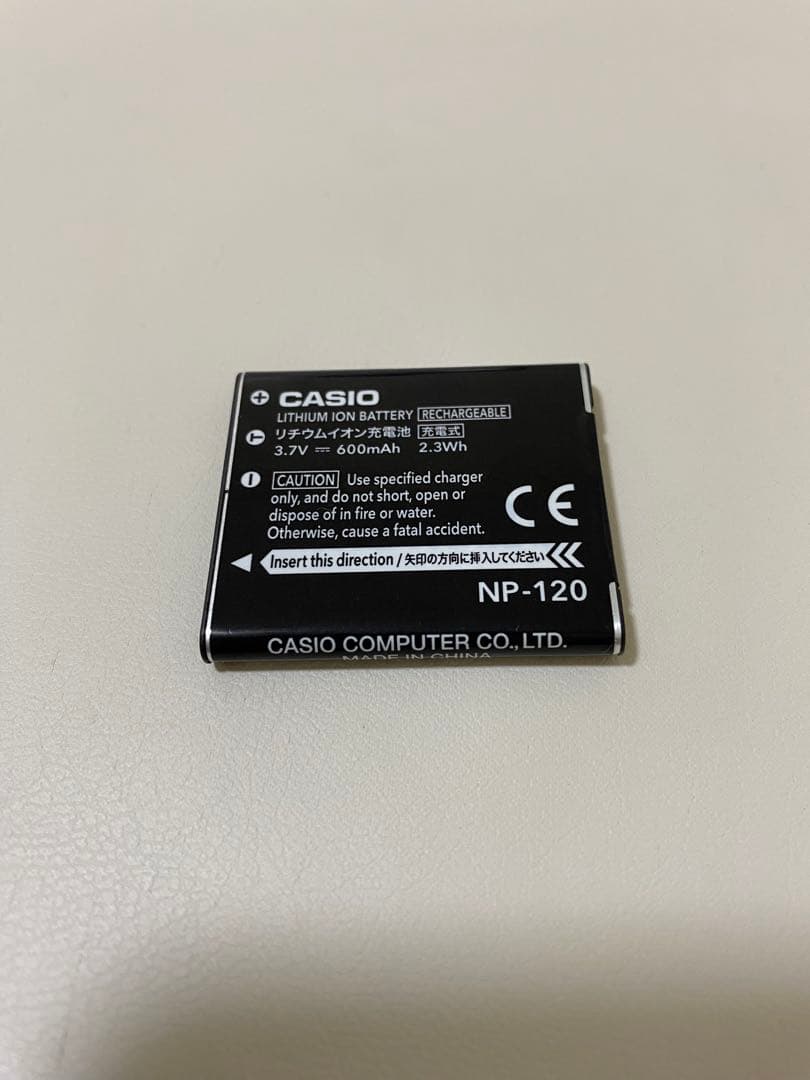 CASIO EXILIM エクシルム　EX-Z880 シルバー