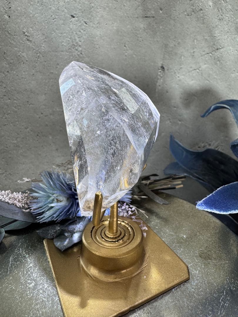 天使の指紋入り　レムリアン　ダイヤモンド様　アーティステック型　回転スタンド付き