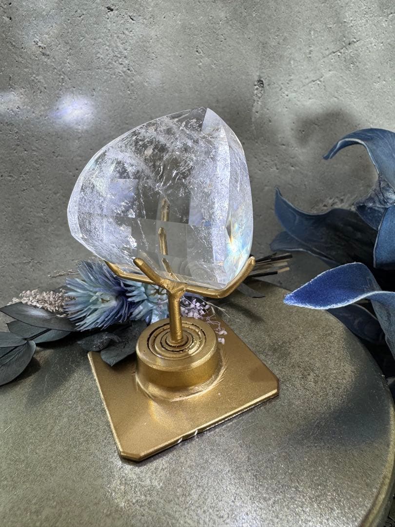 天使の指紋入り　レムリアン　ダイヤモンド様　アーティステック型　回転スタンド付き