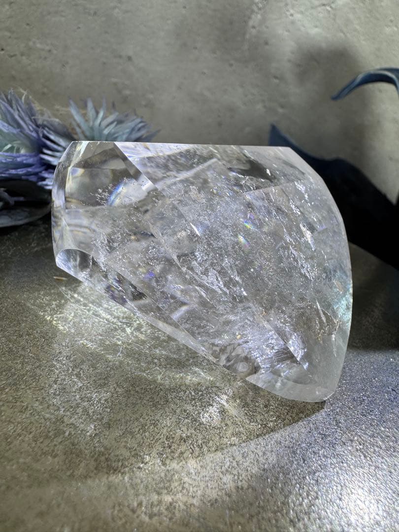 天使の指紋入り　レムリアン　ダイヤモンド様　アーティステック型　回転スタンド付き