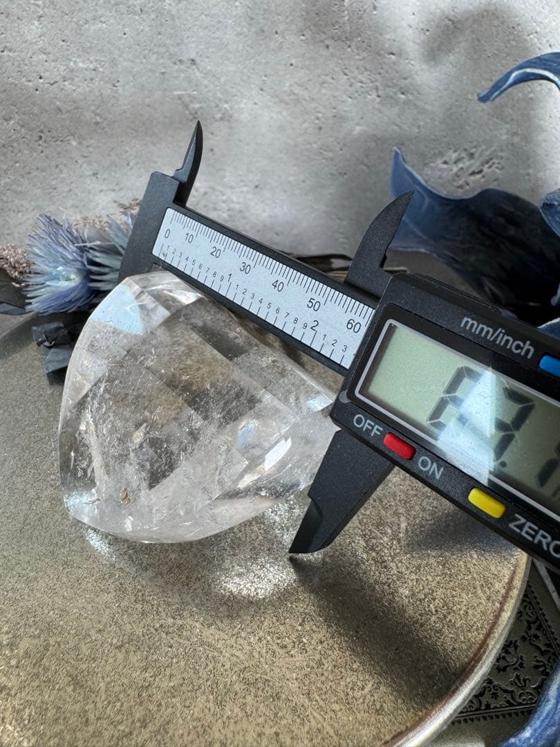 天使の指紋入り　レムリアン　ダイヤモンド様　アーティステック型　回転スタンド付き