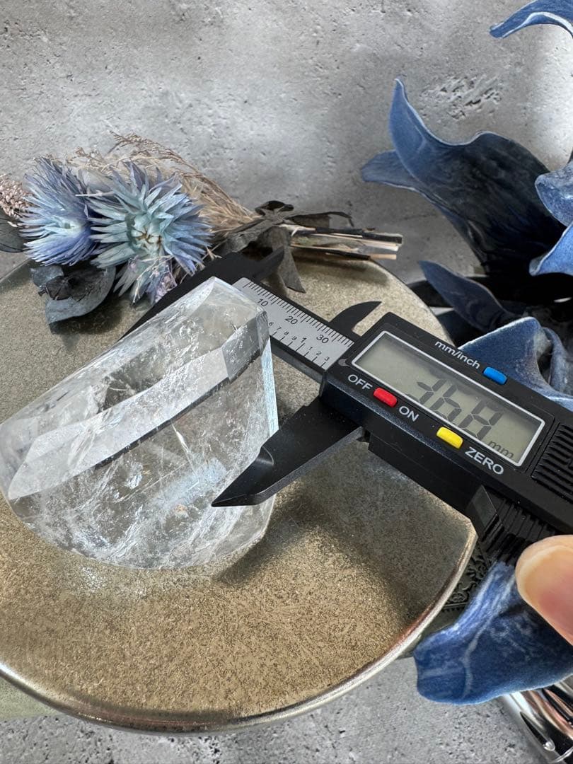 天使の指紋入り　レムリアン　ダイヤモンド様　アーティステック型　回転スタンド付き