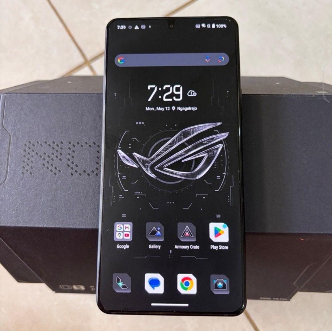 ROG Phone 8 Pro AMOLEDディスプレイ搭載