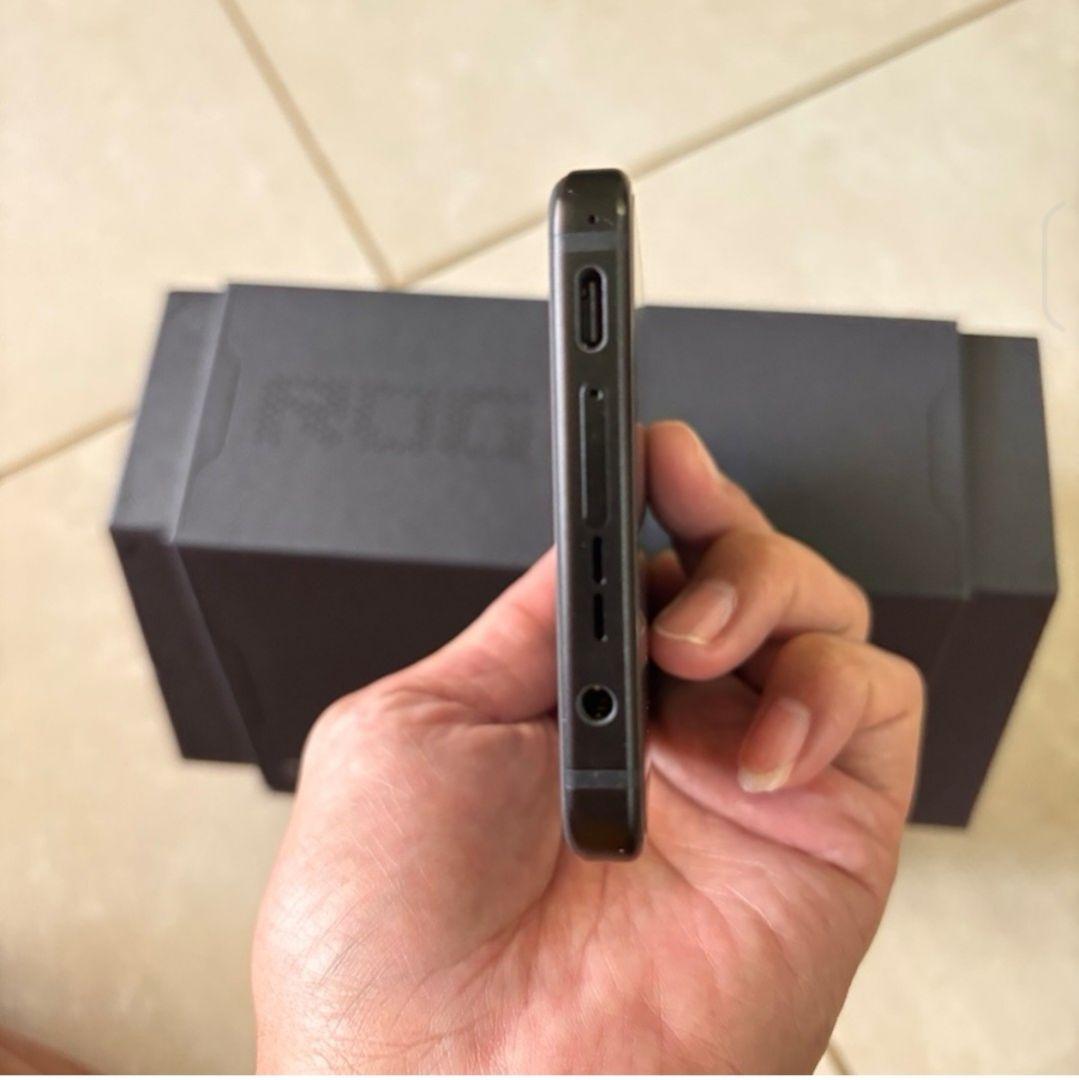 ROG Phone 8 Pro AMOLEDディスプレイ搭載
