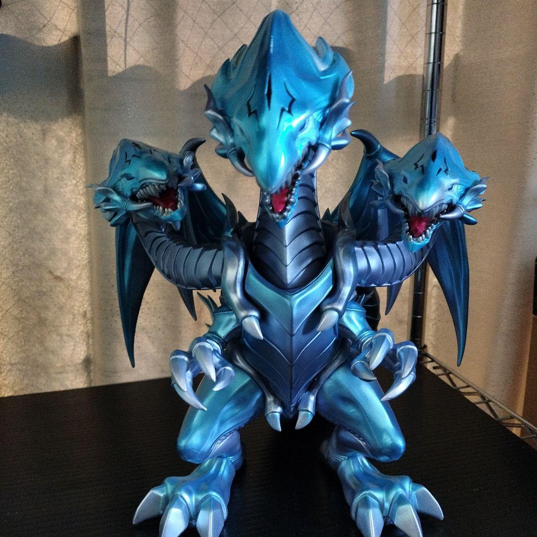 遊戯王　ブルーアイズアルティメットドラゴン　MONDO フィギュア