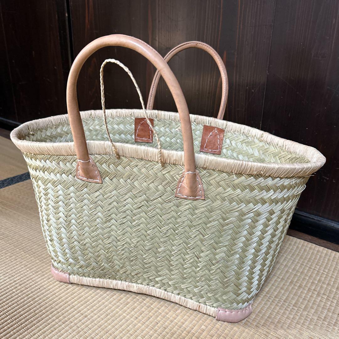 フランスマダガスカルのマルシェバック　ダークグリーン かごバッグ　貴重品　M