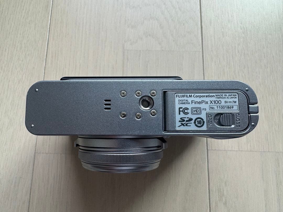 Fujifilm X100 デジタルカメラ
