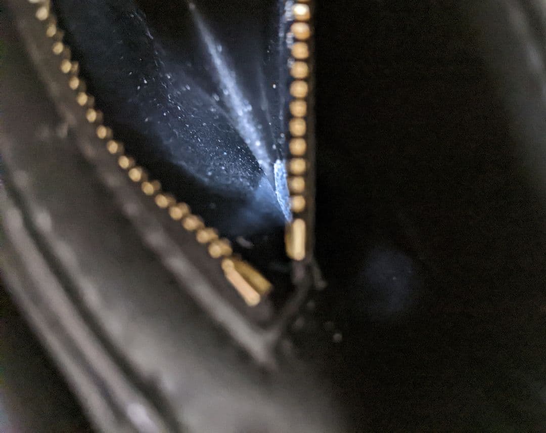 ブラック ショルダーバッグ　ティーン