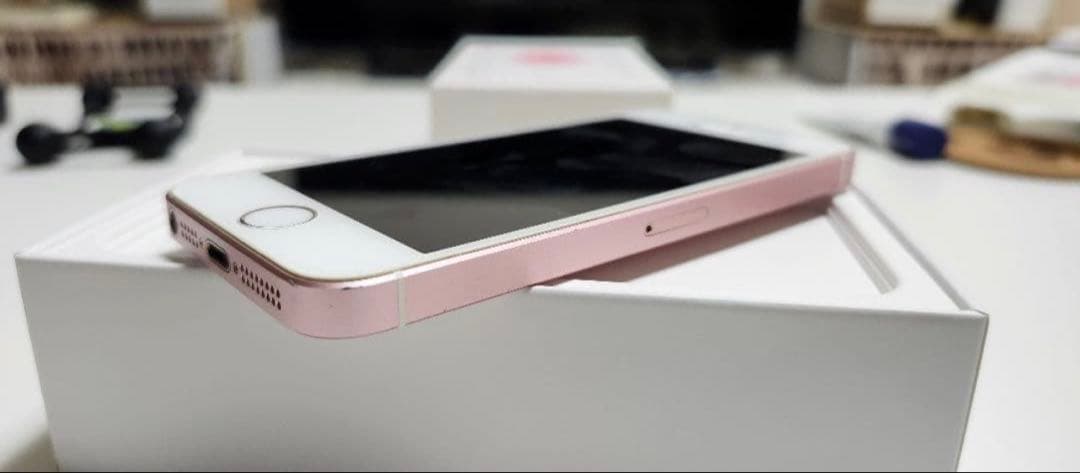 iPhone SE ローズゴールド64GB