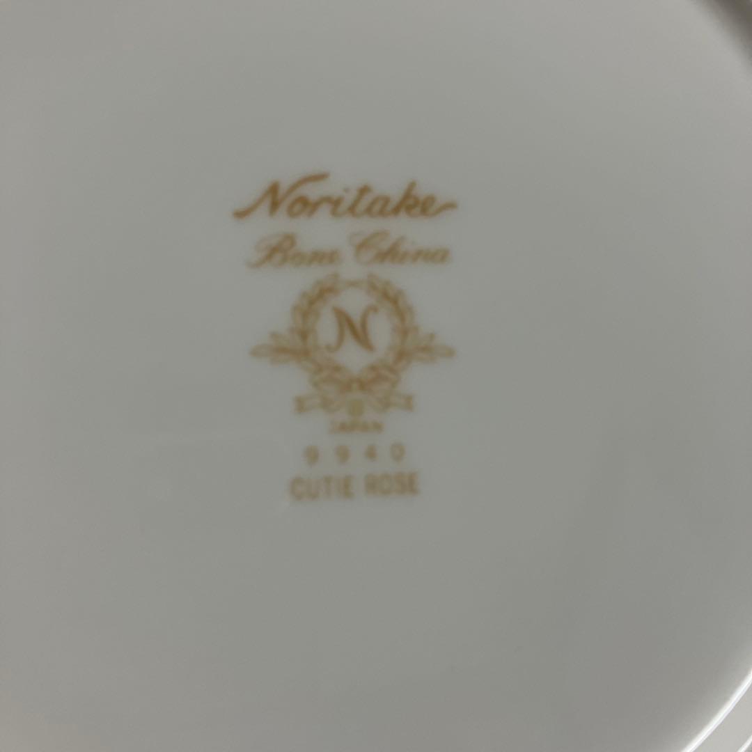 Noritake キューティーローズシリーズ　プレート花型縁Bone China
