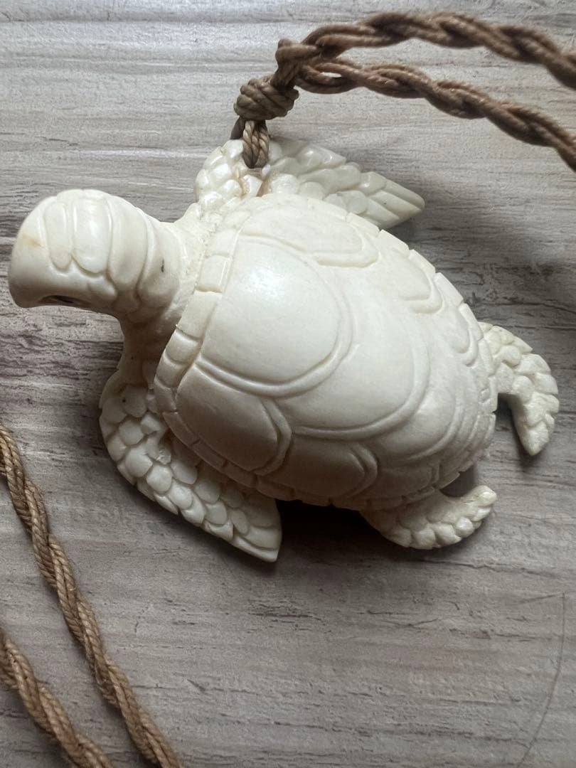 ハワイアン ハンドメイド ボーンカービング ホヌ ネックレス(ホエールボーン)