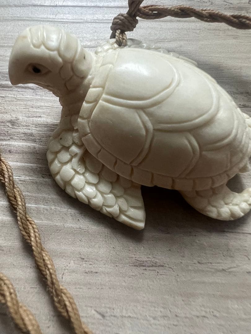 ハワイアン ハンドメイド ボーンカービング ホヌ ネックレス(ホエールボーン)