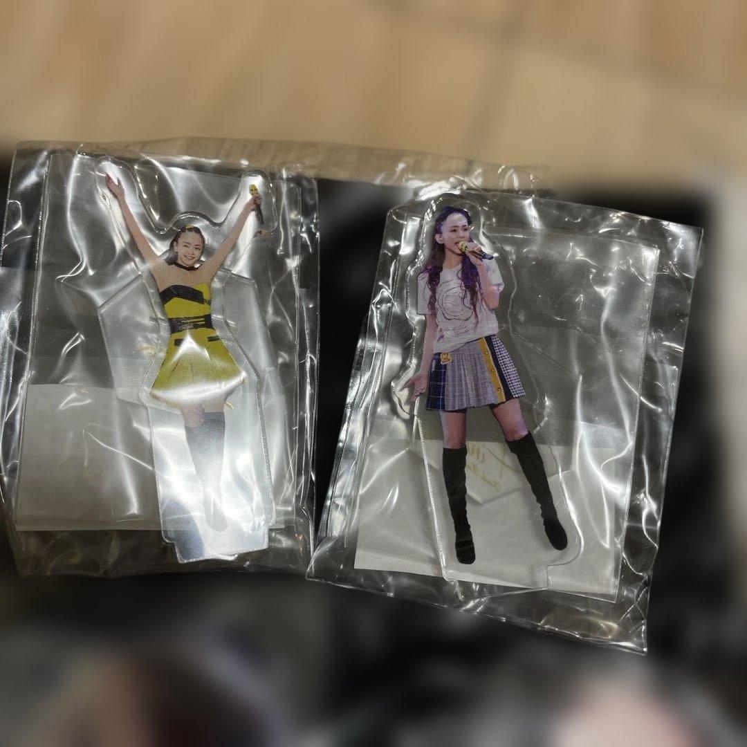 値下げ❗️新品 安室奈美恵Tシャツとフィギュアセット