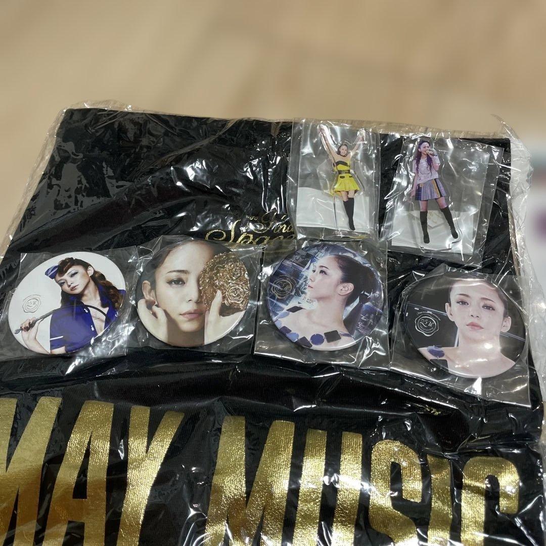 値下げ❗️新品 安室奈美恵Tシャツとフィギュアセット