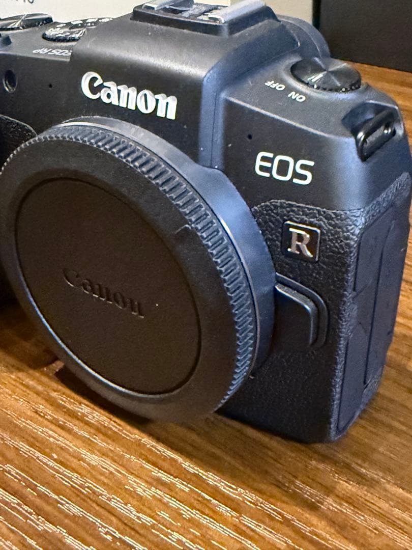 Canon EOS RP ミラーレス一眼カメラ　256GBのSDカード付き！