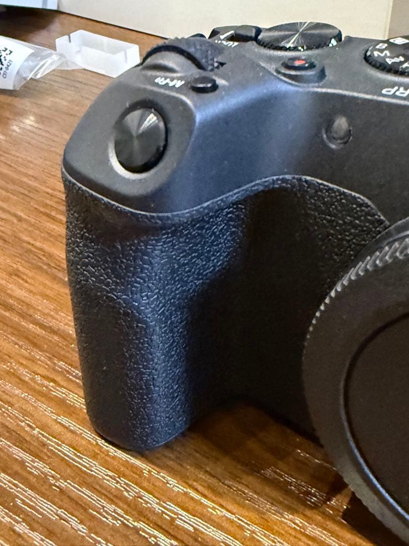 Canon EOS RP ミラーレス一眼カメラ　256GBのSDカード付き！