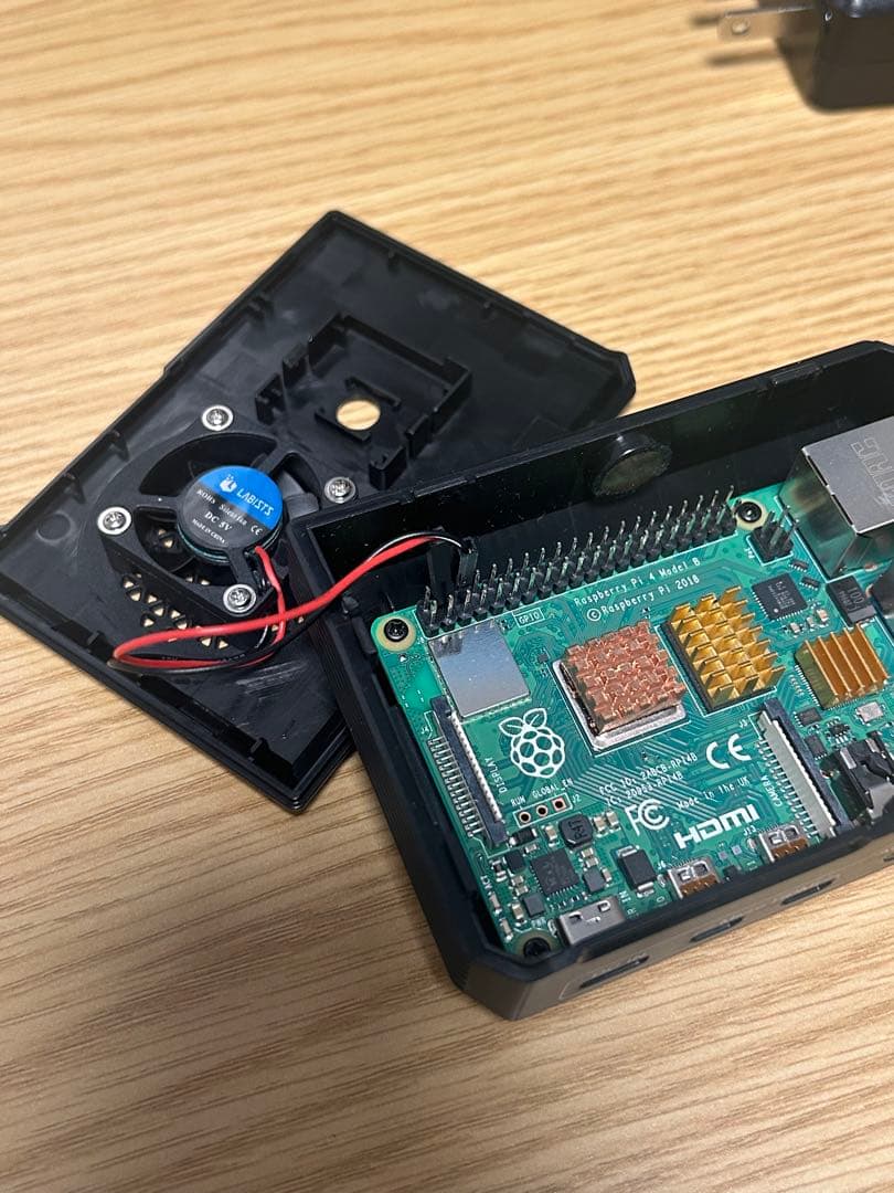 Raspberry Pi 4 Model B 4GB RAM (ケース等付属）