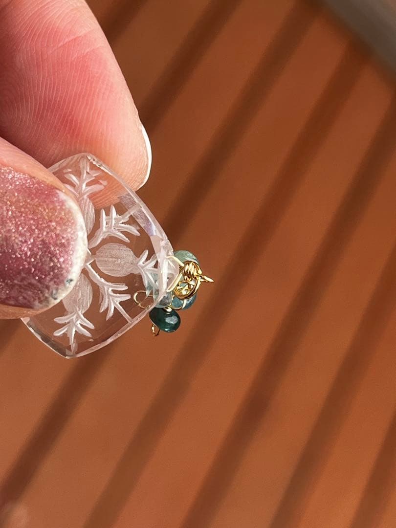 SALE①最高品質のバックカービング水晶ハワイアンキルトピアス(アウトレット)