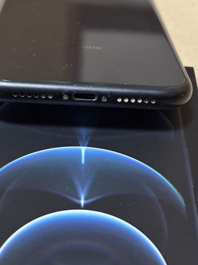 Apple iPhone XR 128GBブラック au