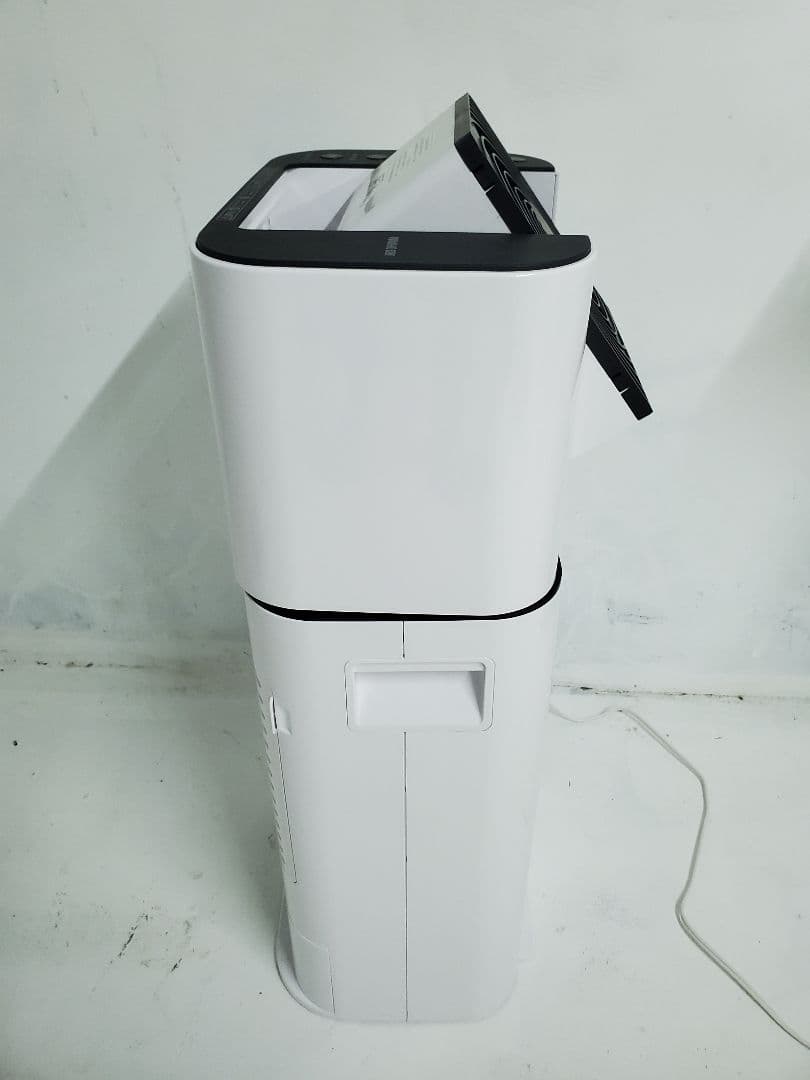 【2024年製美品】アイリスオーヤマ　サーキュレーター付き衣類乾燥除湿機