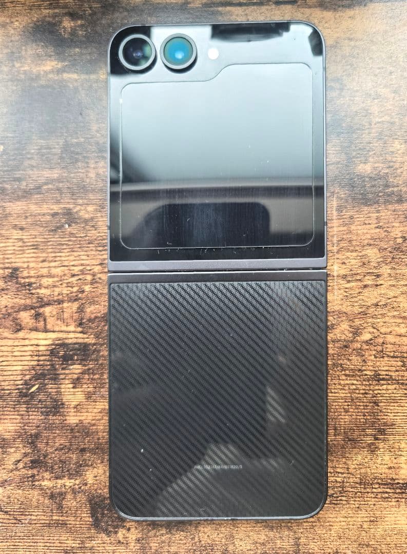 美品　Galaxy Z flip6 256GB クラフテッドブラック　ケース付