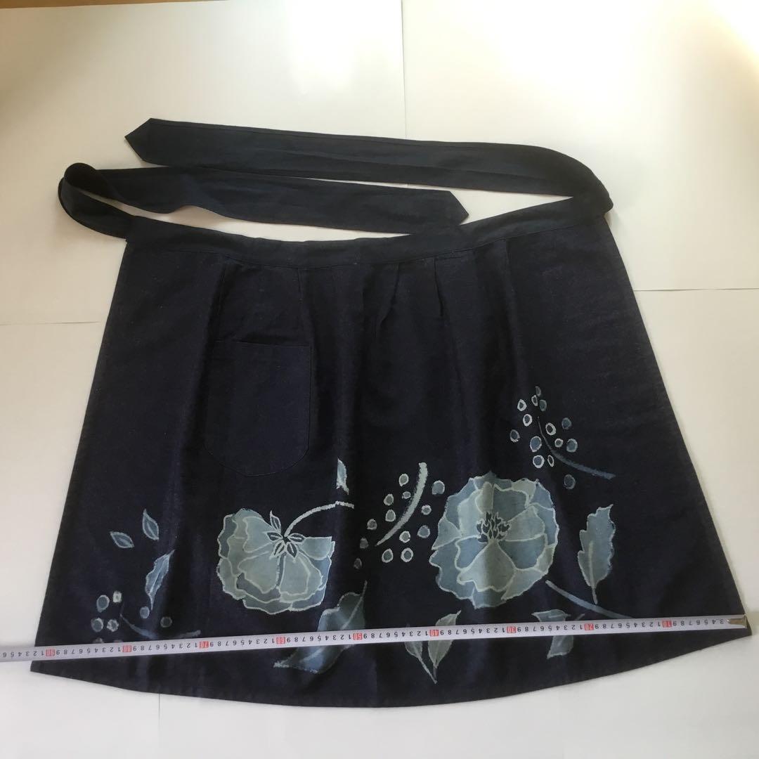 エプロンとポーチ(ファスナー付き)の2点セット　手描き　手作り　未使用