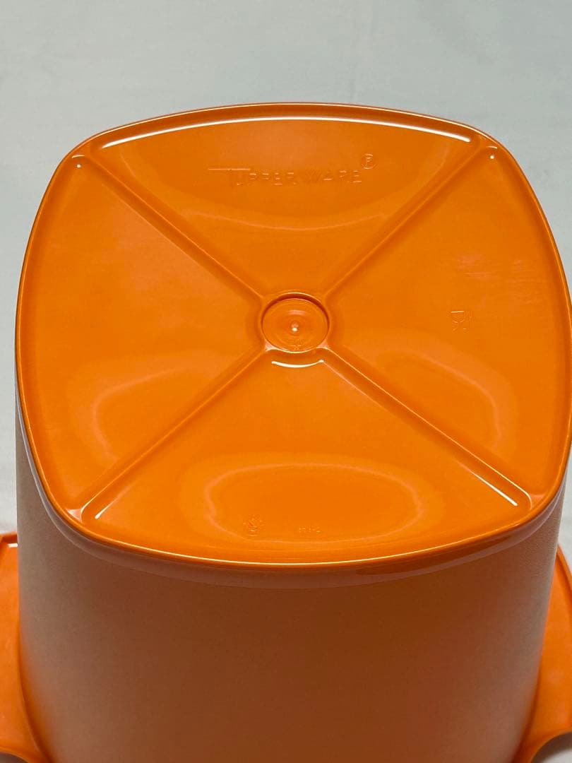 新品　タッパーウェア マキシデコレーター １１Ｌオレンジ