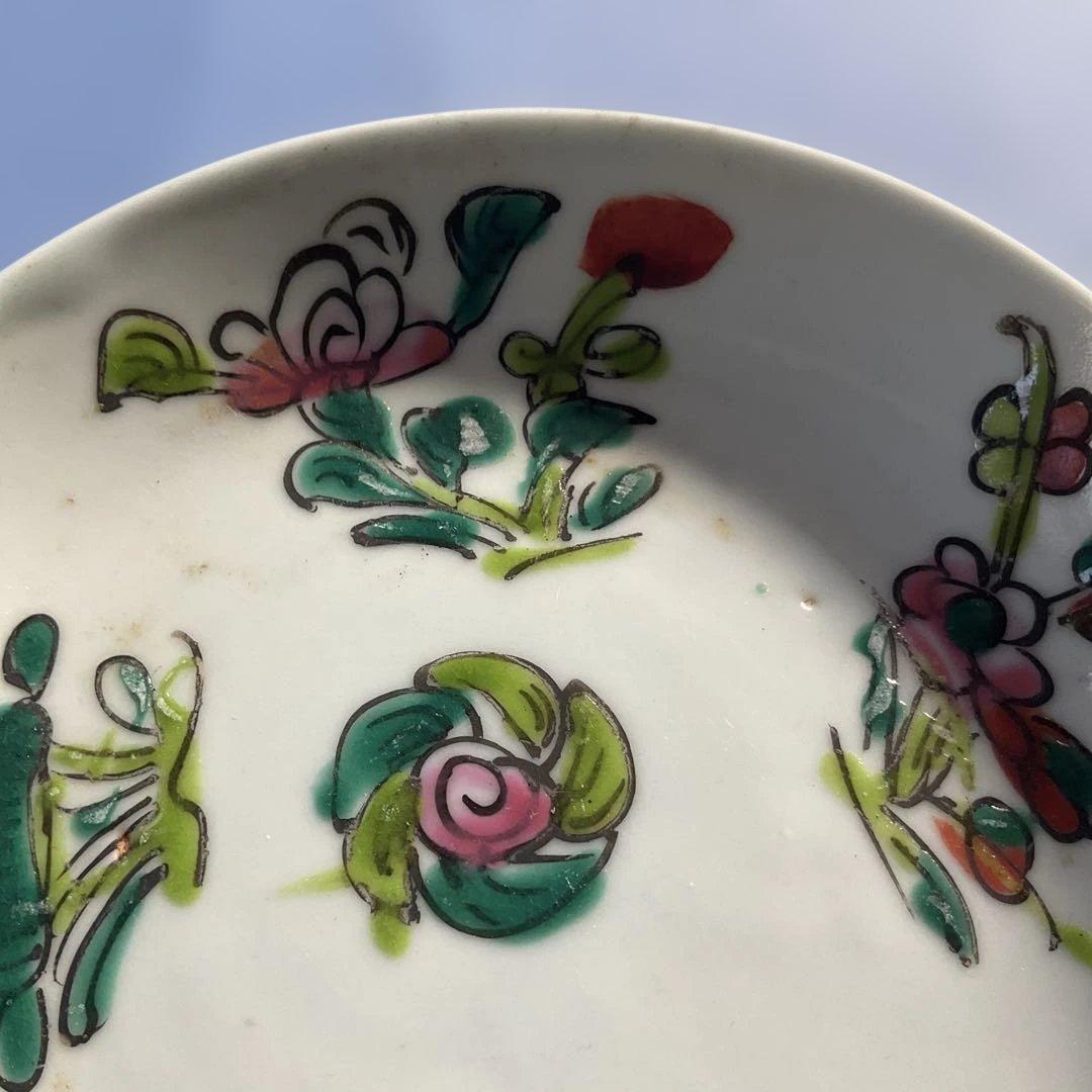 中国清朝の花柄の円形皿