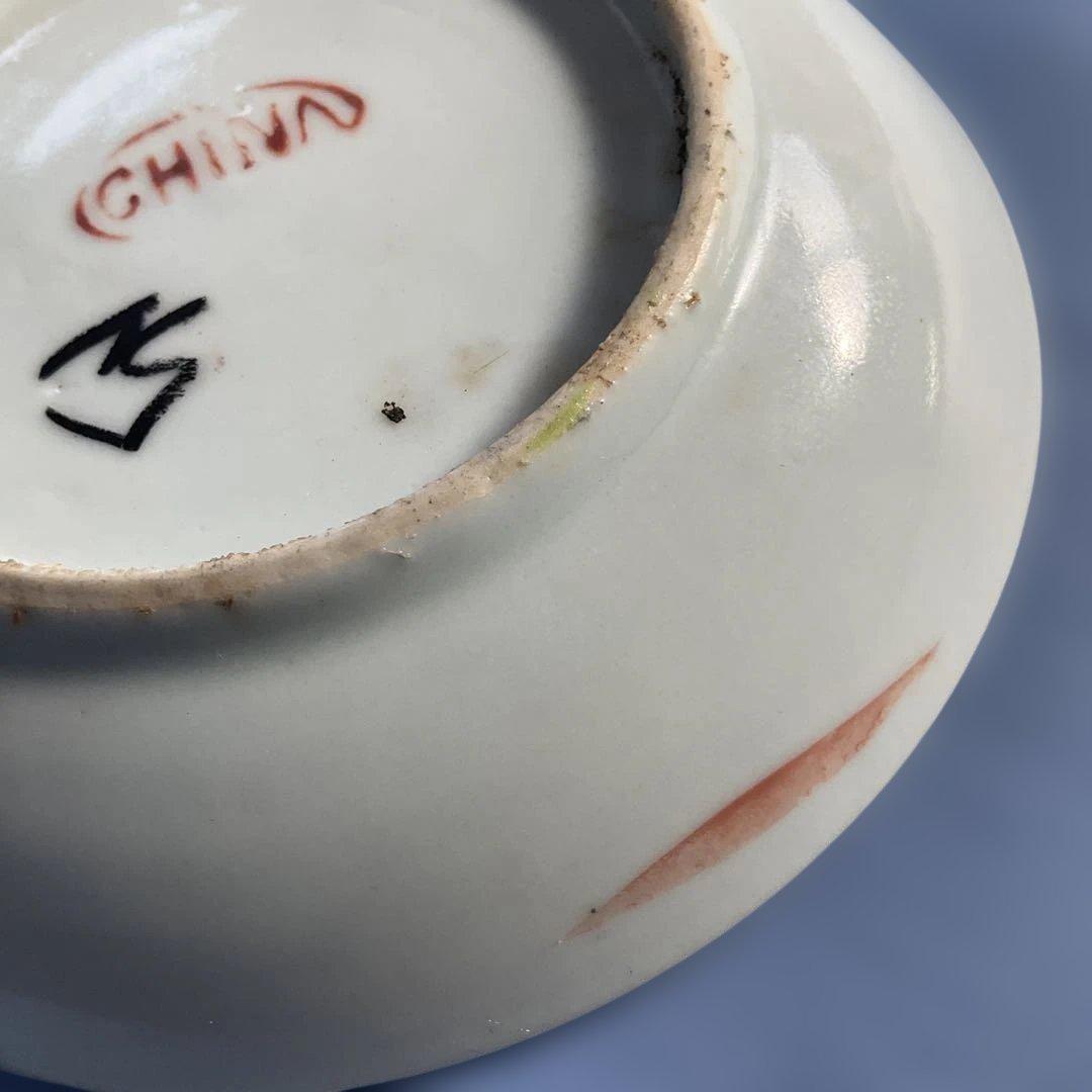 中国清朝の花柄の円形皿