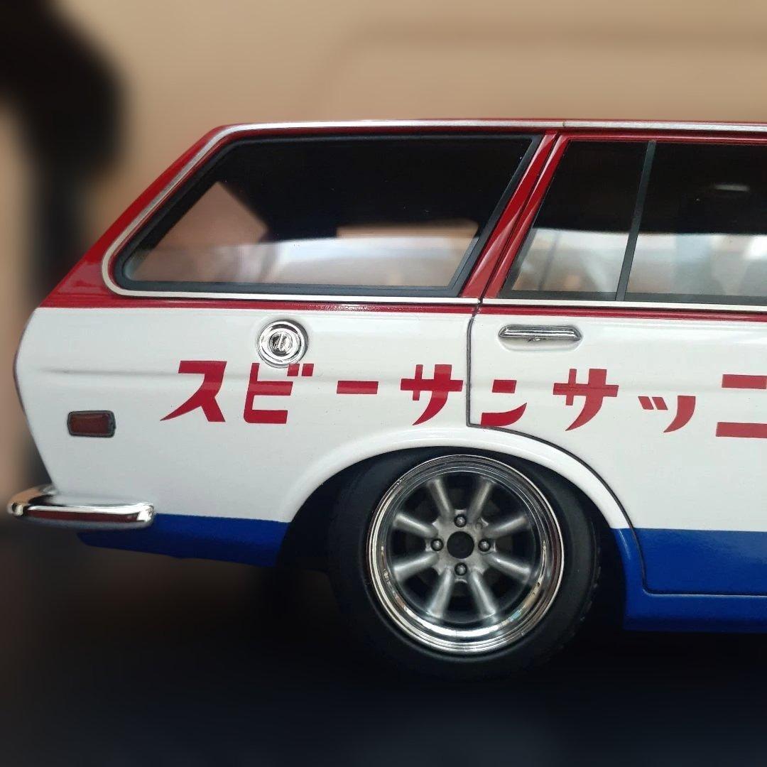 イグニッションモデル、ダットサンブルーバードワゴン1/18。