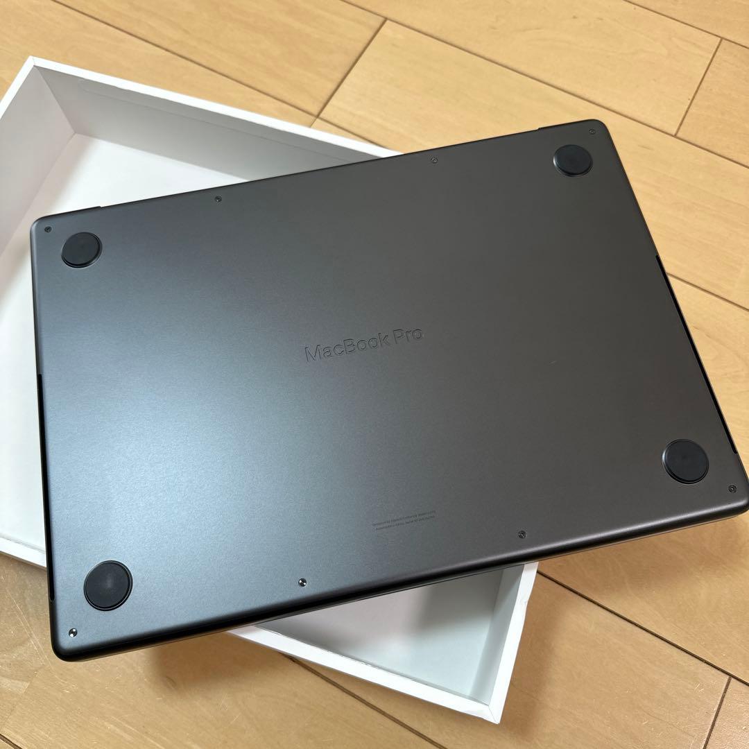 MacBook Pro M4 14インチ SSD2T メモリ24GB A3112