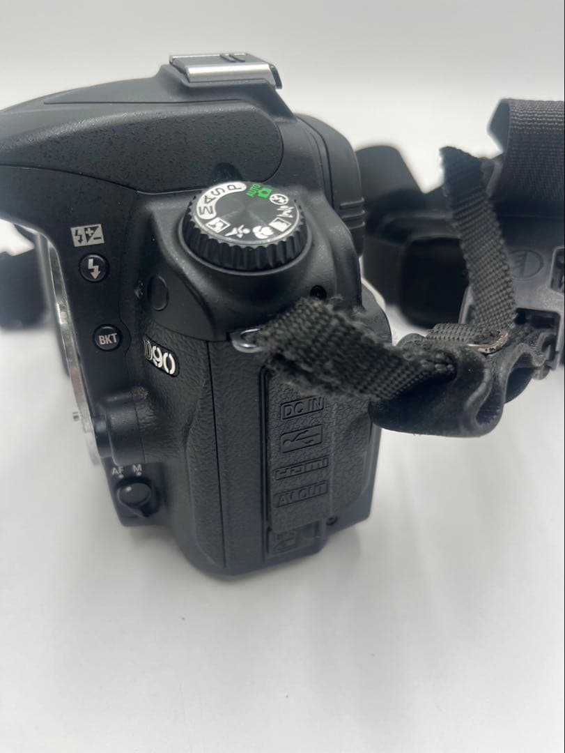 NIKON ニコン　D90 レンズ付　18-105mm