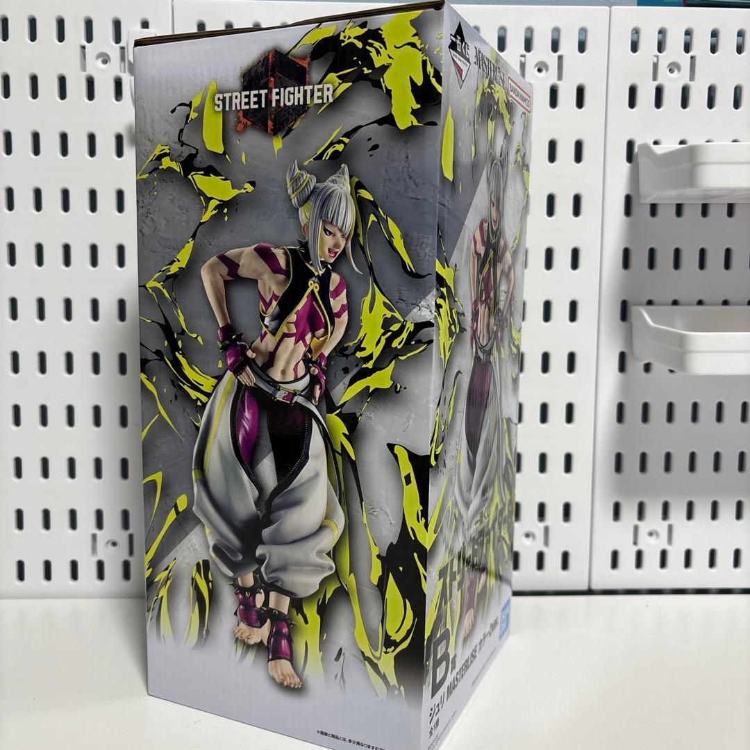 ストリートファイター6 一番くじ ジュリ フィギュア B賞 カラー2ver.