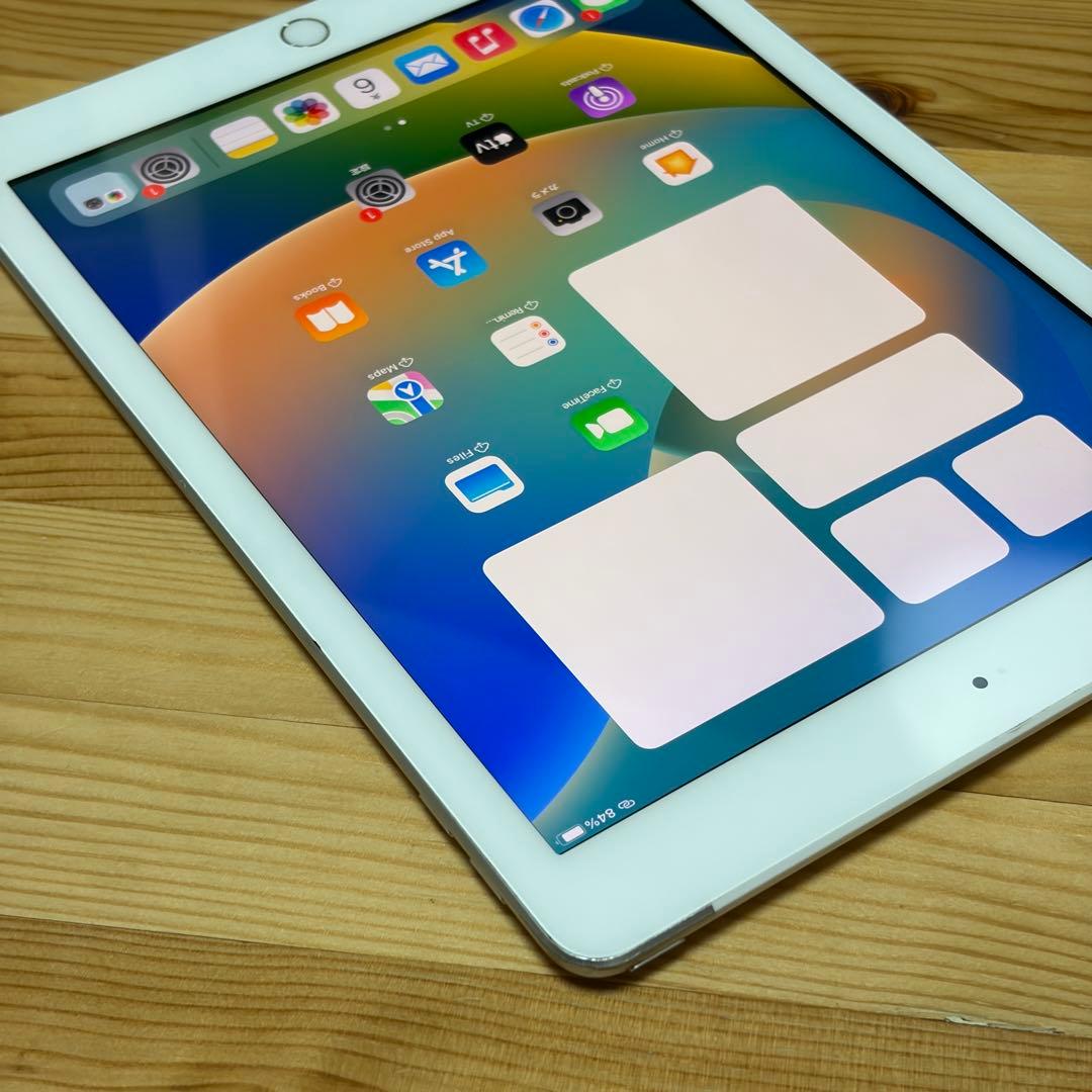 R*o様 iPad 第五世代 32GB セルラーモデル 53808