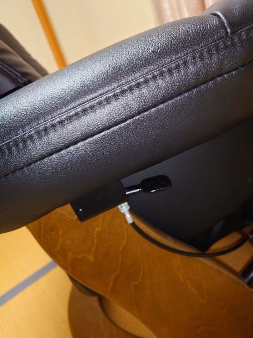 1人掛け　リクライニングソファ　ベージュ　　パーソナルチェア　フラット