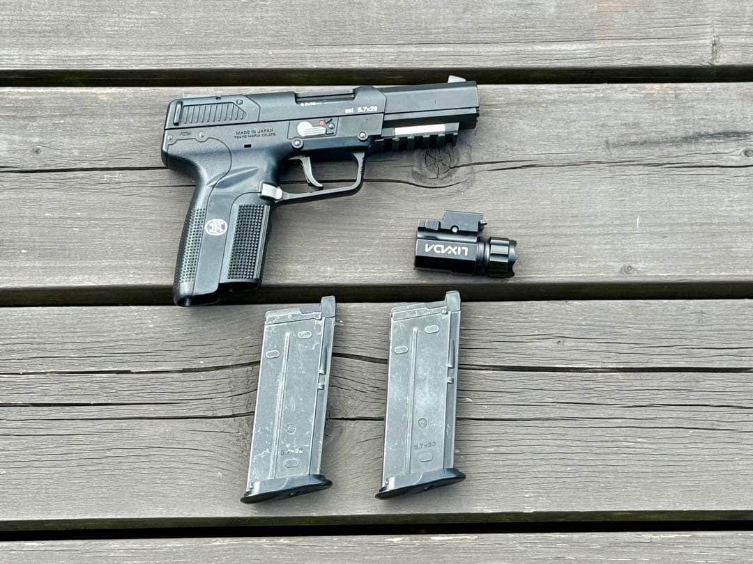 東京マルイ ガスブローバック　ファイブセブン FN5-7