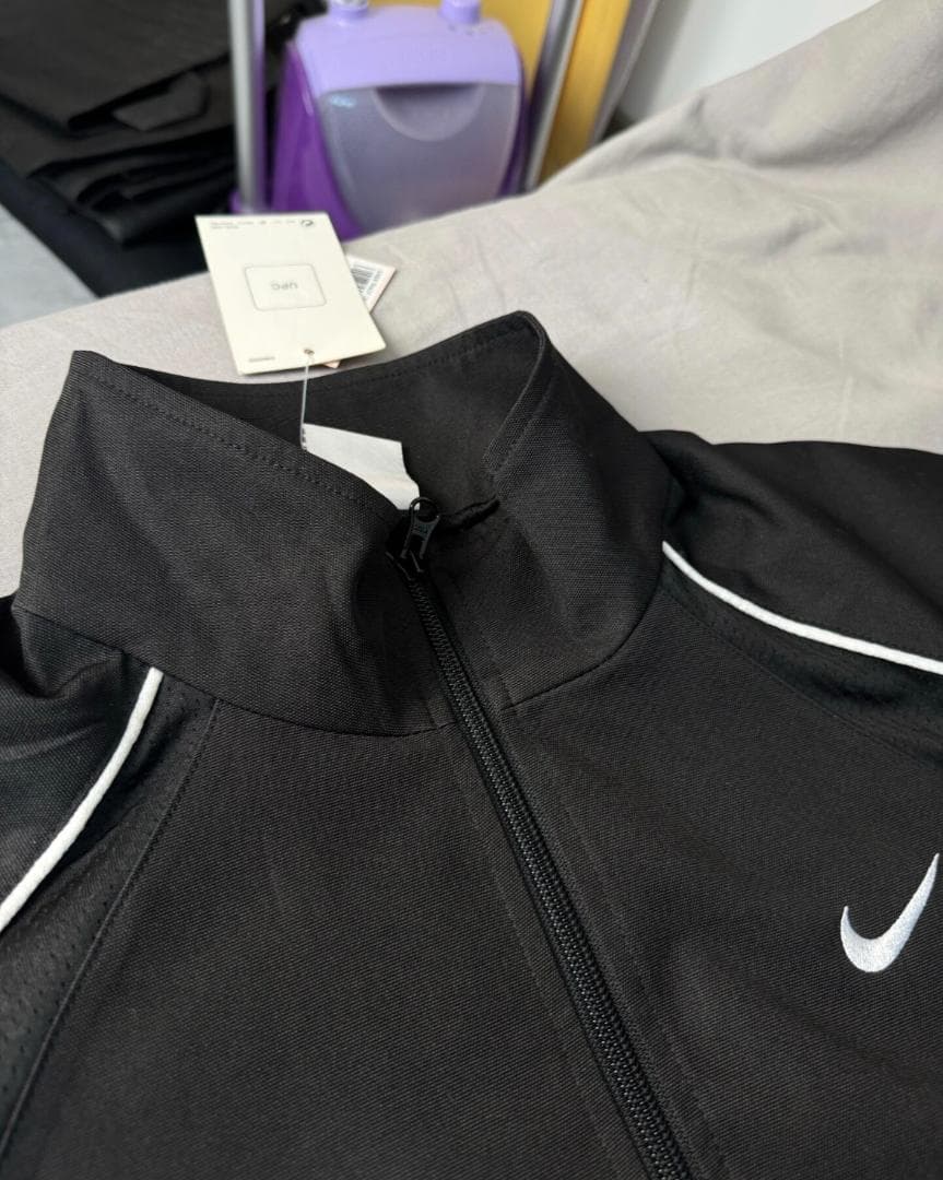 大人気！Supreme Nike Track Jacket Black M