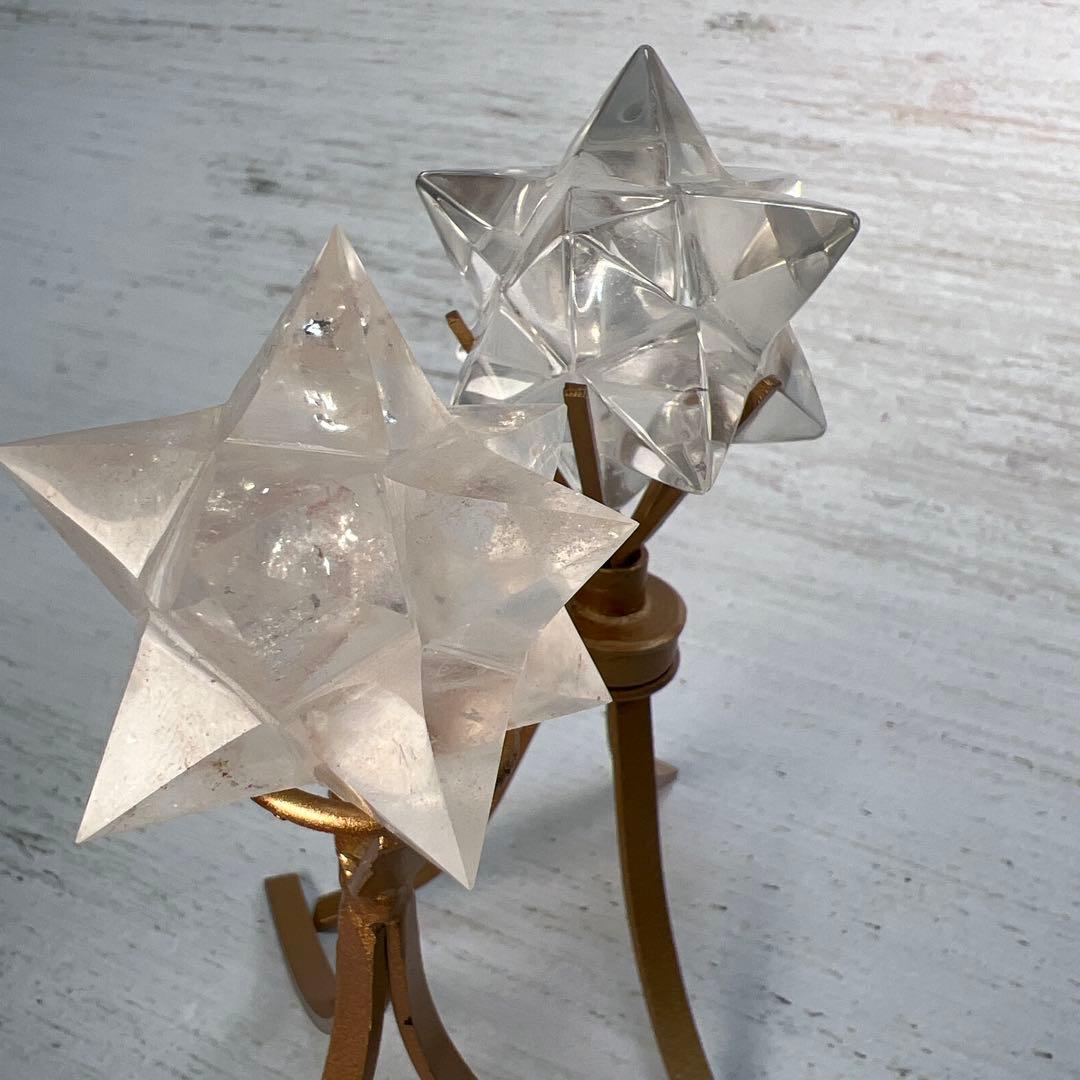 天然石　マカバスター　ピンククォーツ　台座付き