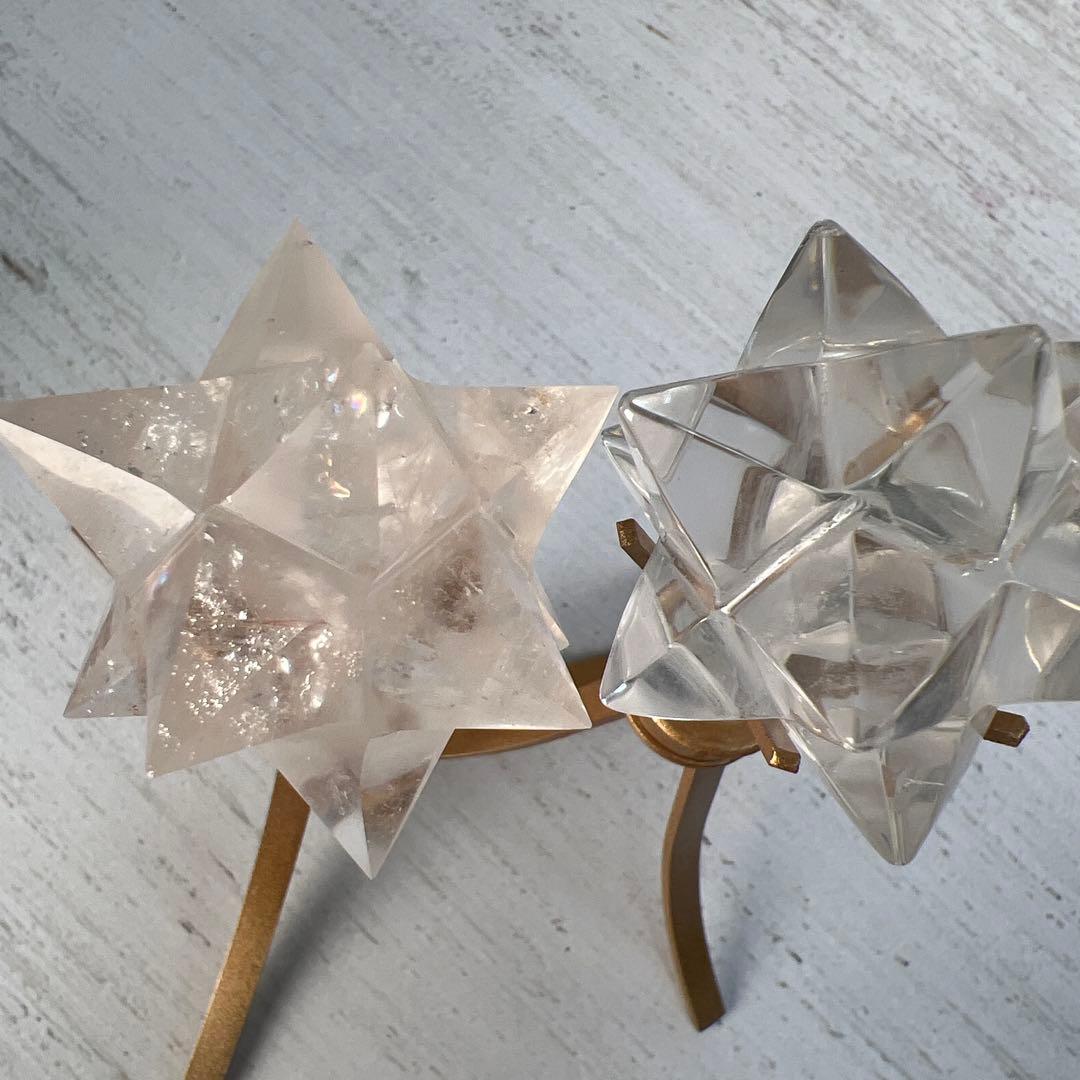 天然石　マカバスター　ピンククォーツ　台座付き