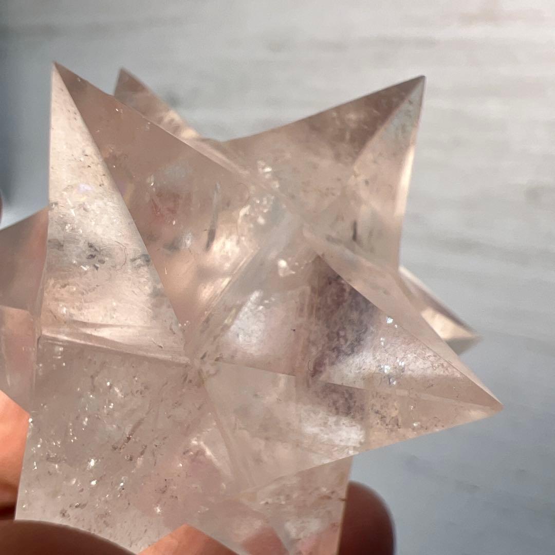 天然石　マカバスター　ピンククォーツ　台座付き