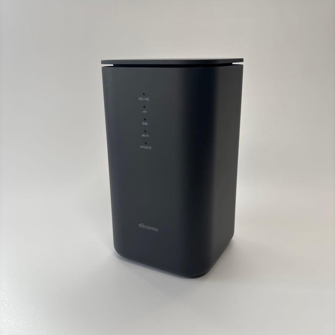 【ほぼ未使用/新型】docomo  5G HR02 ダークグレー