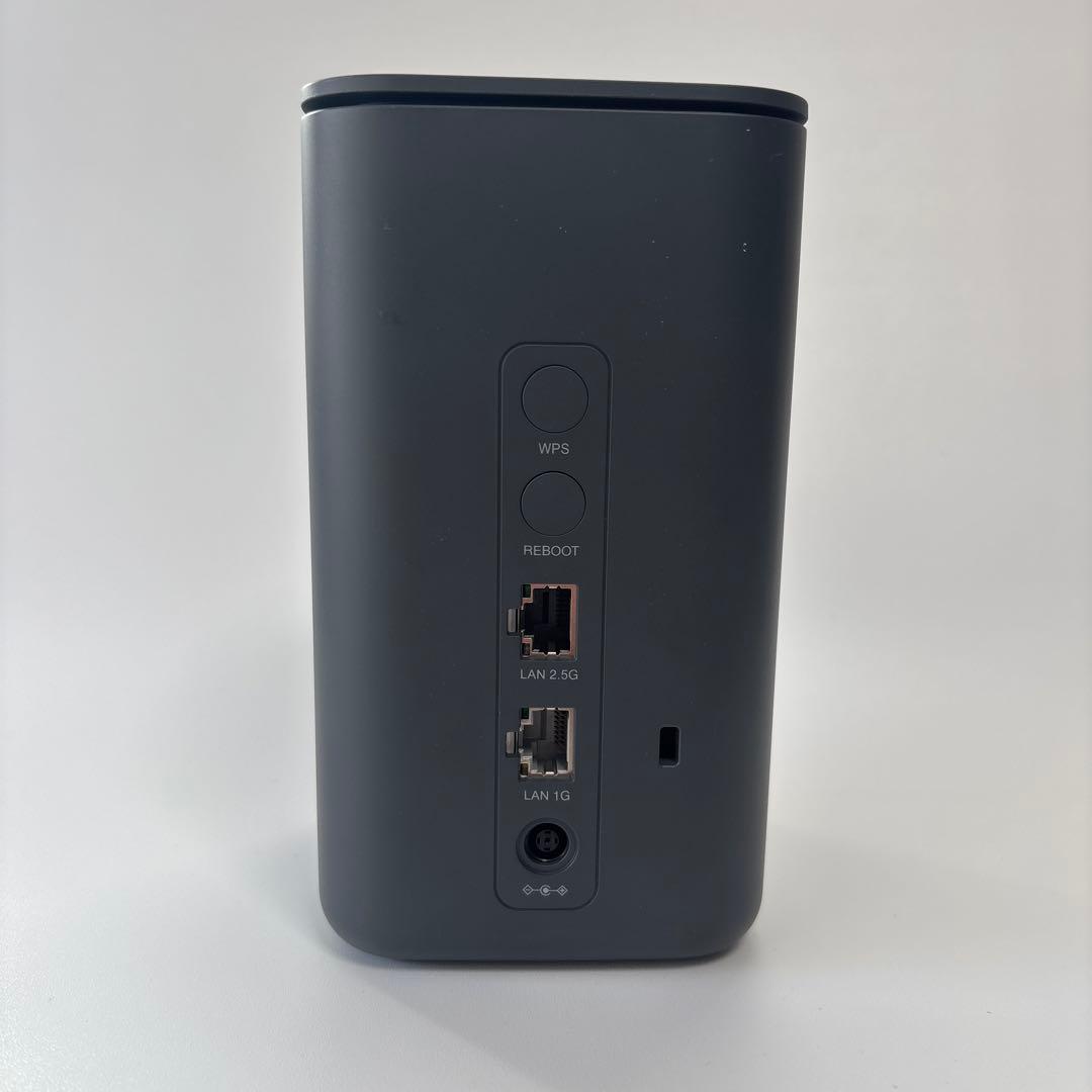 【ほぼ未使用/新型】docomo  5G HR02 ダークグレー