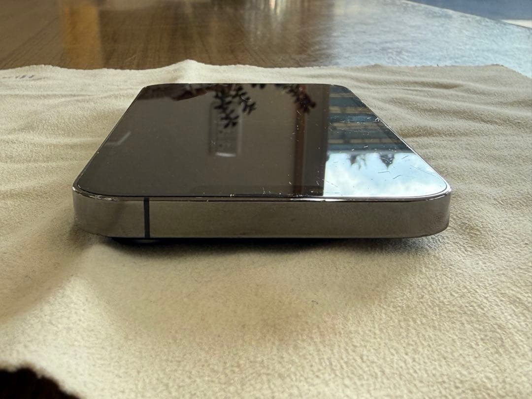 Apple iPhone 13 Pro 本体