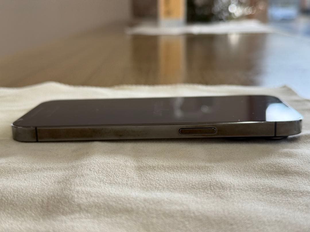 Apple iPhone 13 Pro 本体