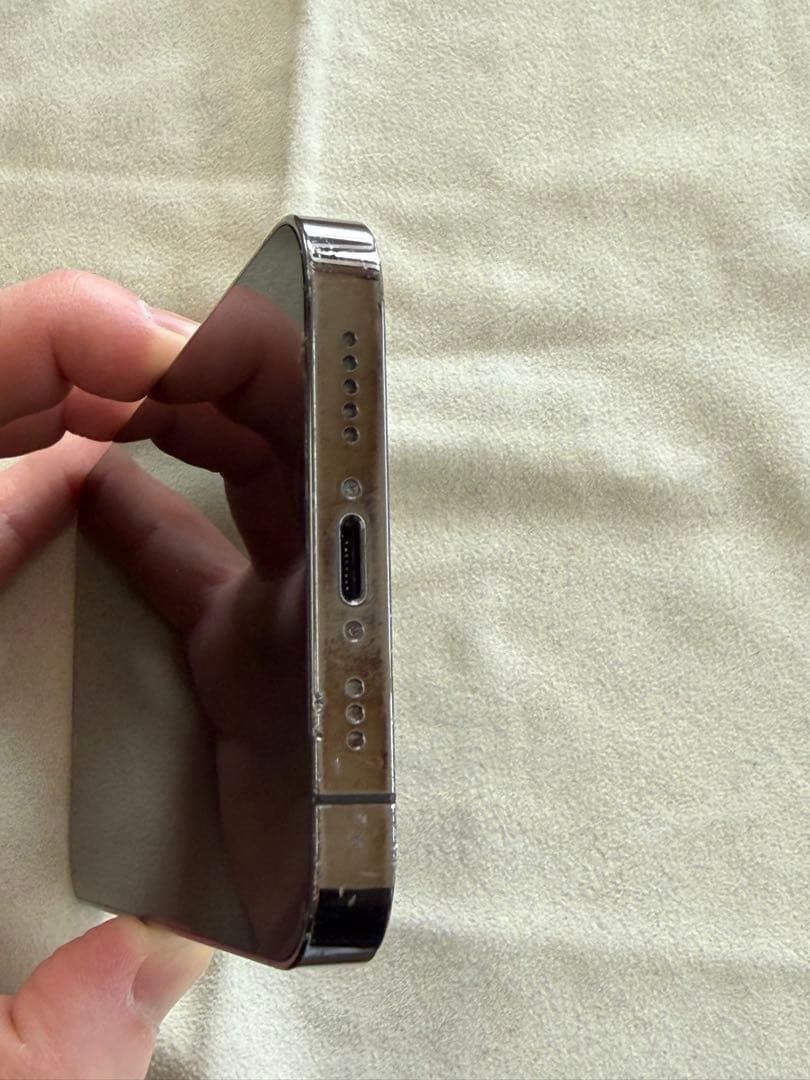 Apple iPhone 13 Pro 本体