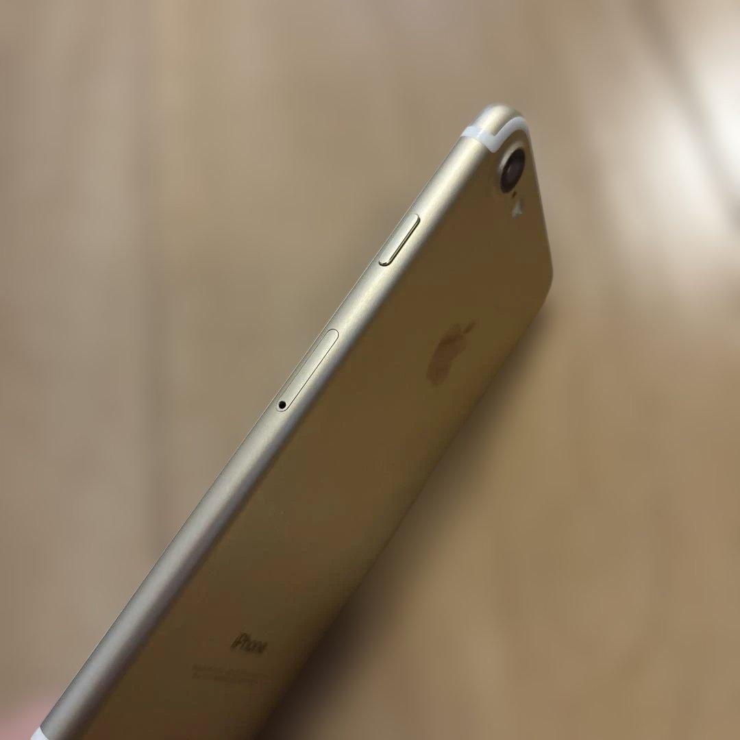 iPhone7⭐️ゴールド　本体　128GB 77%