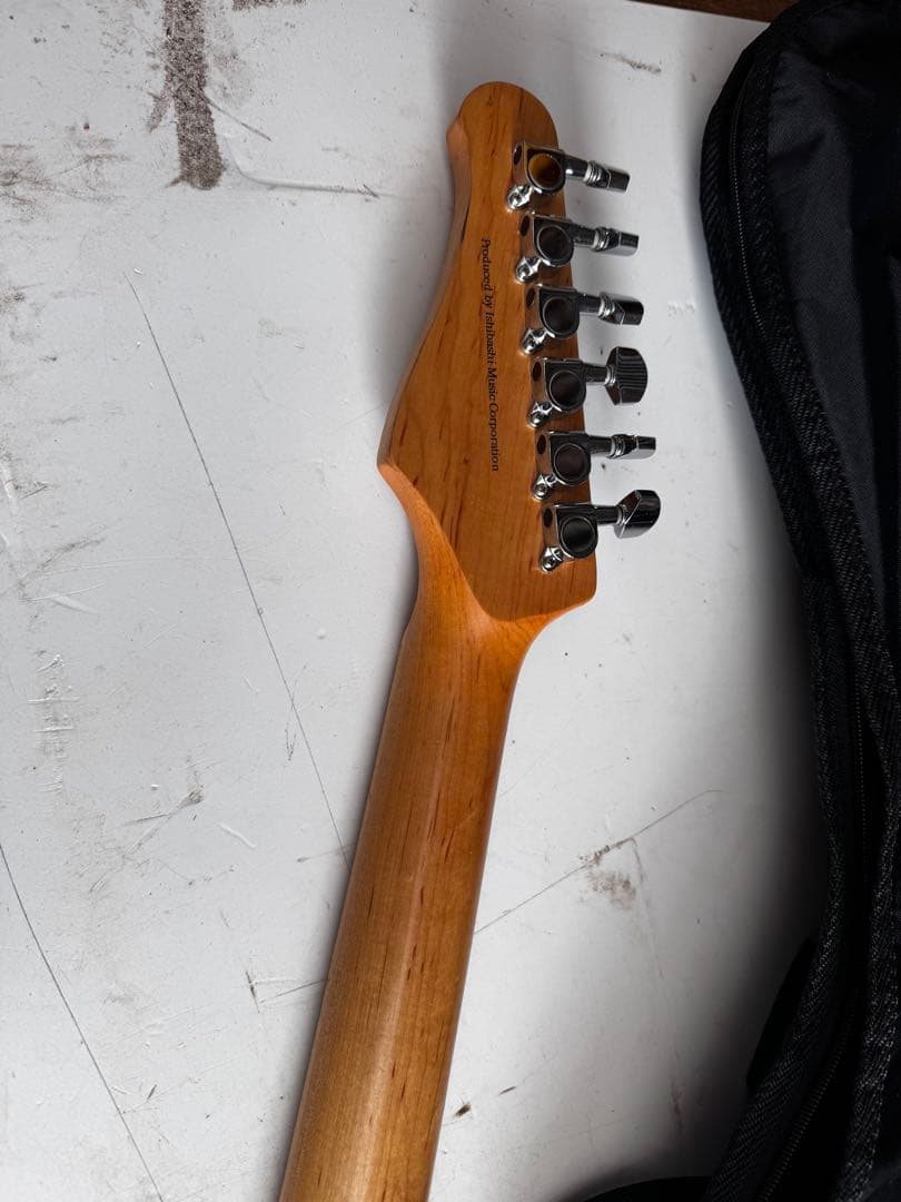 【現状品】 エレキギターCREATIVE MIND弦楽器 楽器 ソフトケースあり