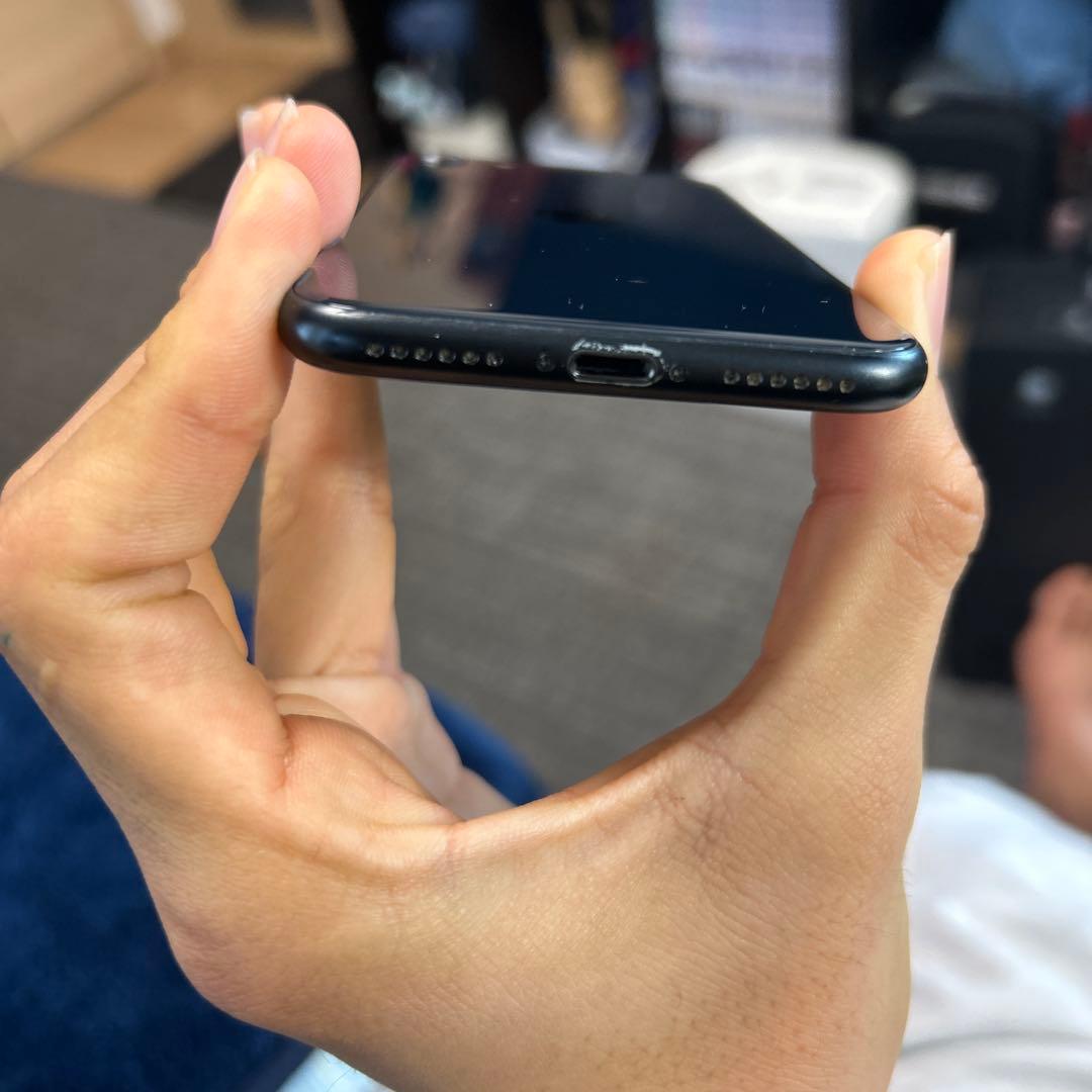 R*A様 iPhone SE第三世代