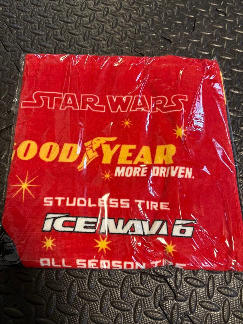 【非売品　新品未使用】スターヴォーズ ダース・ベイダー &グッドイヤーバスタオル